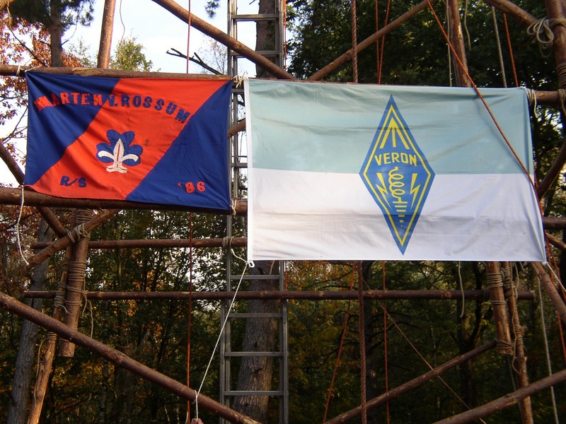 Veron en de Maarten van Rossumvlag in de toren.